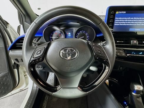 Used 2021 Toyota C-HR XLE FWD image 9