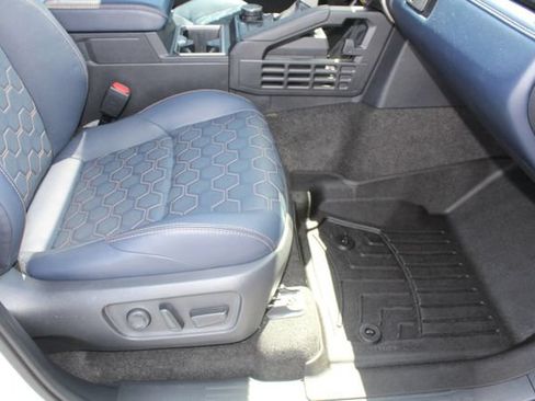 Used 2026 Toyota 4Runner Platinum AWD/4WD image 19