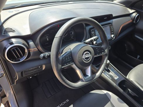 Used 2024 Nissan Kicks SR w/ SR Premium Package FWD image 10