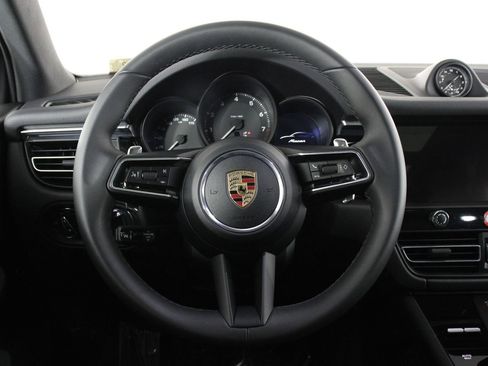 Certified 2026 Porsche Macan image 12