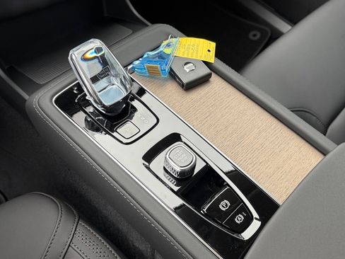 New 2026 Volvo XC90 B6 Core image 14