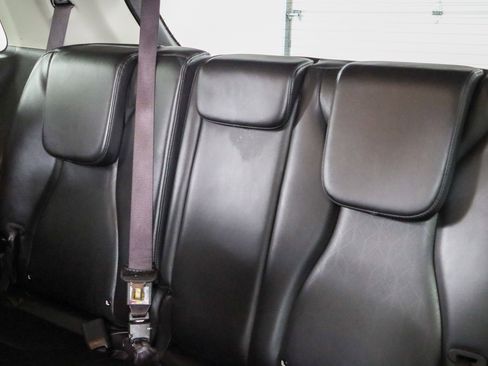 Used 2025 Kia Carnival image 25