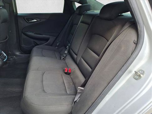 Used 2018 Chevrolet Malibu LT FWD image 18