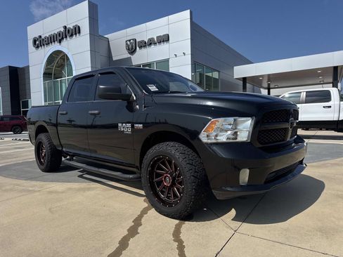 Used 2019 RAM 1500 Express w/ Express Value Package RWD image 1