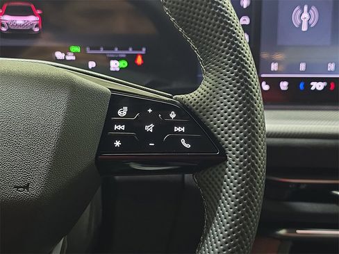 New 2025 Audi SQ5 Prestige image 17