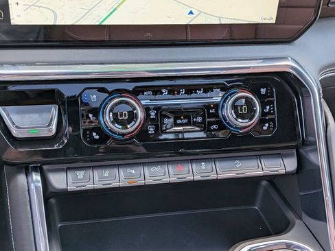 New 2026 GMC Sierra 3500 Denali Ultimate w/ LPO, Black Badging Package AWD/4WD image 25