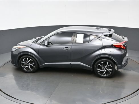 Used 2021 Toyota C-HR XLE FWD image 33