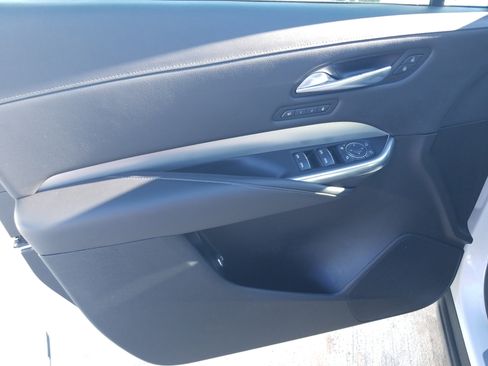 Used 2021 Cadillac XT4 Premium Luxury image 9