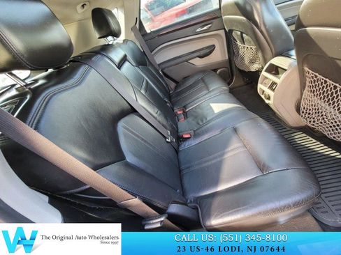 Used 2011 Cadillac SRX Luxury image 16