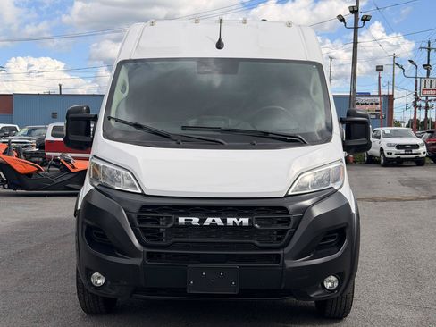 Used 2025 RAM ProMaster 2500 w/ Convenience Group FWD image 3