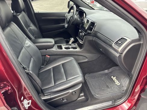 Used 2019 Jeep Grand Cherokee Limited image 32