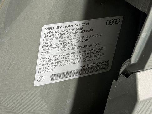 Certified 2025 Audi Q3 2.0T Premium w/ Convenience Package AWD/4WD image 23
