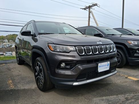 Used 2022 Jeep Compass Limited w/ Sun and Sound Group AWD/4WD image 4