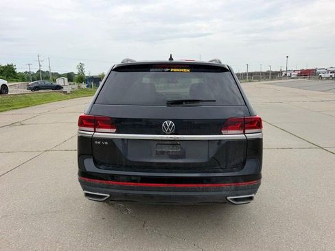 Used 2021 Volkswagen Atlas SE w/ Panoramic Sunroof Package FWD image 4
