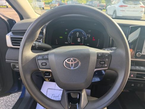 Used 2025 Toyota Camry LE FWD image 15