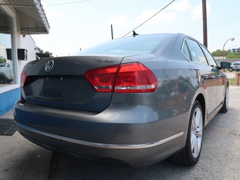 Used 2014 Volkswagen Passat TDI SEL Premium FWD image 8