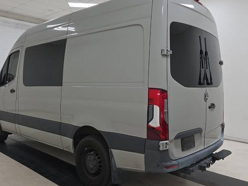 Used 2024 Mercedes-Benz Sprinter 2500 image 4