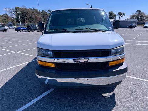 Used 2018 Chevrolet Express 3500 LT w/ LT Preferred Equipment Group image 8