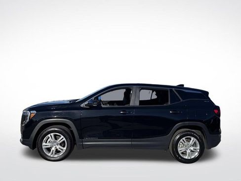 Used 2024 GMC Terrain SLE image 2