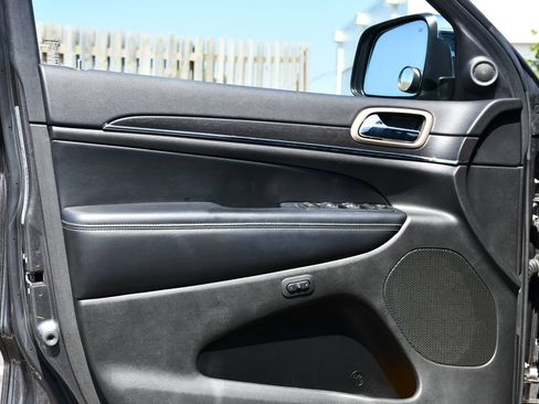 Used 2015 Jeep Grand Cherokee Limited AWD/4WD image 18