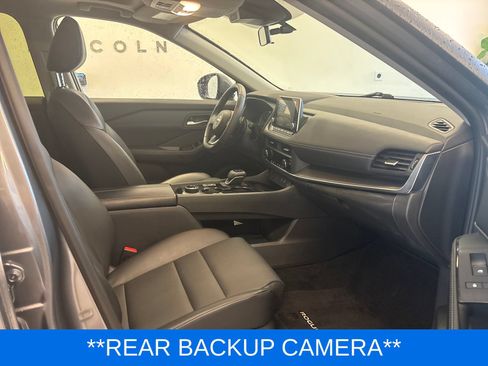 Used 2024 Nissan Rogue SV w/ SV Premium Package AWD/4WD image 7