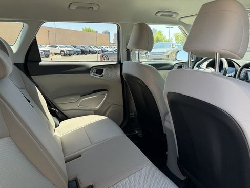Used 2024 Kia Soul LX FWD image 39