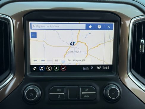 Used 2019 Chevrolet Silverado 1500 High Country w/ Technology Package AWD/4WD image 15