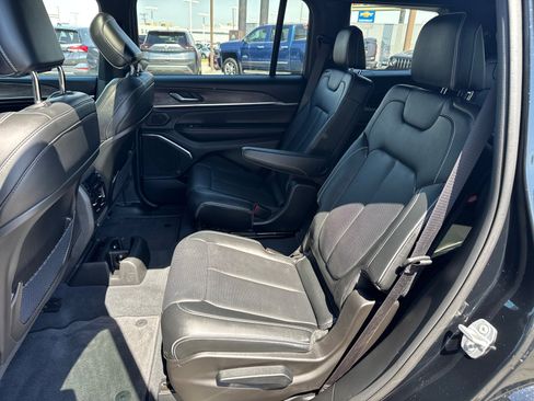 Used 2023 Jeep Grand Cherokee L Overland AWD/4WD image 7