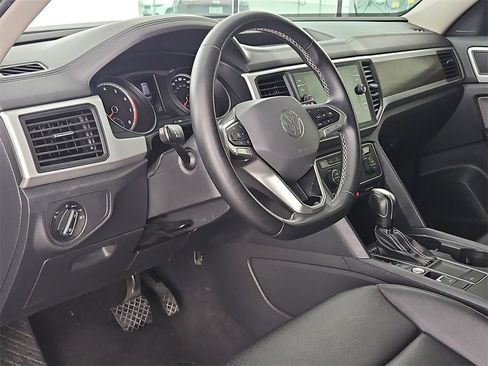 Used 2021 Volkswagen Atlas SE w/ Panoramic Sunroof Package image 16