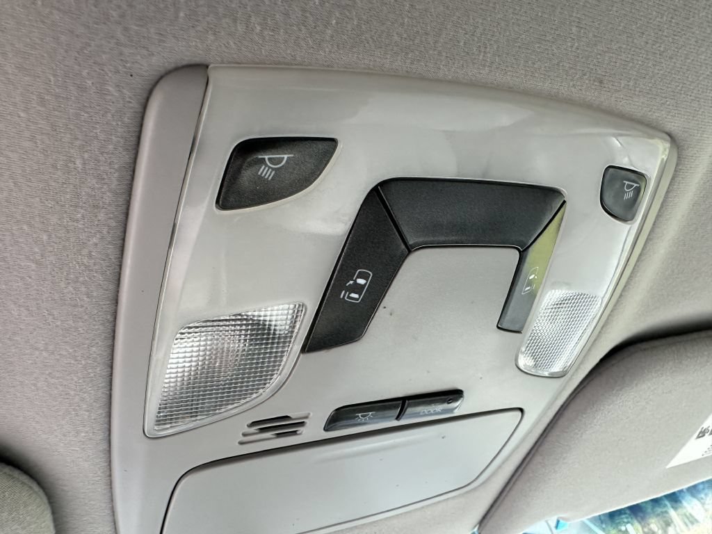 Used 2014 Toyota Sienna LE FWD image 39