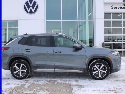 Certified 2025 Volkswagen Tiguan SE AWD/4WD image 5