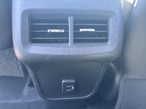 Used 2020 Chevrolet Equinox LT w/ Sport Edition image 14