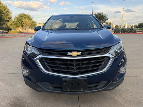 Used 2019 Chevrolet Equinox LT FWD image 2