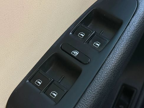 Used 2017 Volkswagen Jetta SE FWD image 24