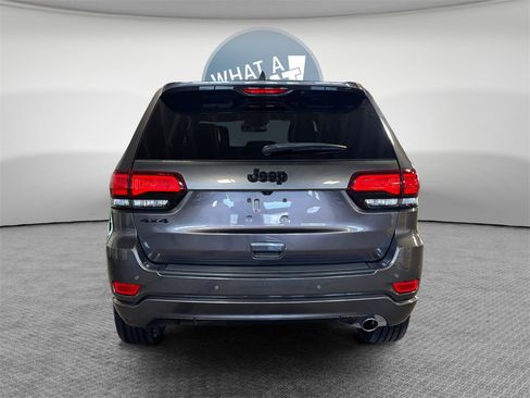 Used 2021 Jeep Grand Cherokee Laredo X image 5