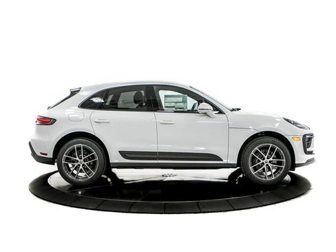 New 2026 Porsche Macan AWD/4WD image 8