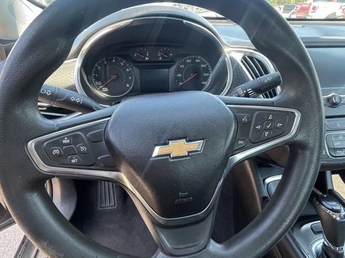 Used 2017 Chevrolet Malibu LT image 14