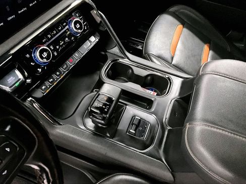 Used 2024 GMC Sierra 1500 AT4 w/ Technology Package AWD/4WD image 20