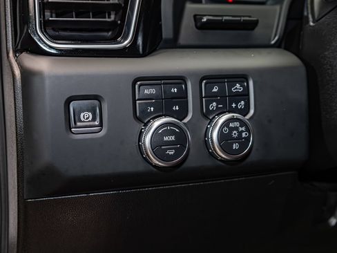 Used 2024 GMC Sierra 3500 Denali Ultimate AWD/4WD image 19