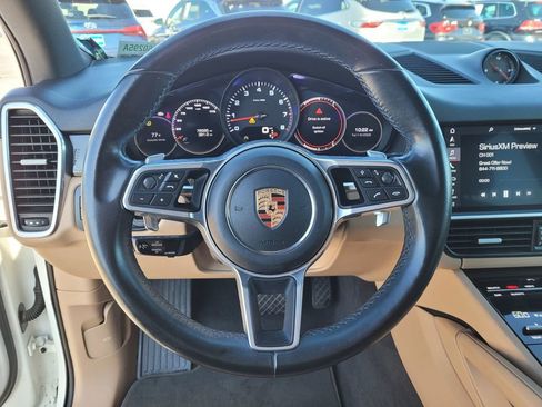 Used 2020 Porsche Cayenne image 19