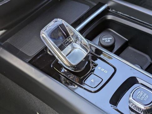 Certified 2026 Volvo XC60 B5 Plus w/ Protection Package Premier image 12