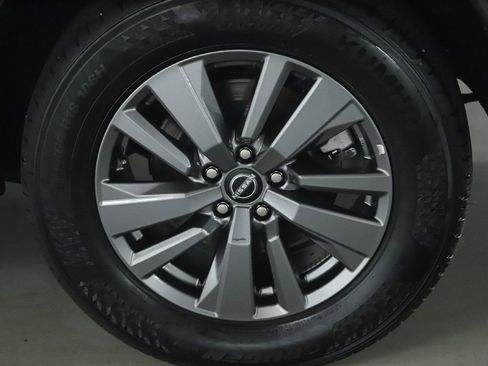Certified 2025 Nissan Pathfinder SV FWD image 32