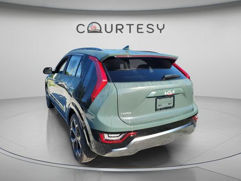 New 2026 Kia Niro SX Touring FWD image 2