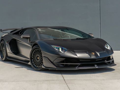 Used 2019 Lamborghini Aventador SVJ AWD/4WD image 5