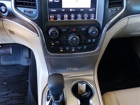 Used 2018 Jeep Grand Cherokee Limited w/ Luxury Group II AWD/4WD image 29