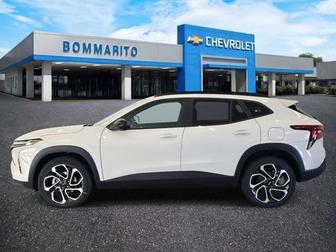 New 2026 Chevrolet Trax RS w/ Sunroof Package FWD image 2