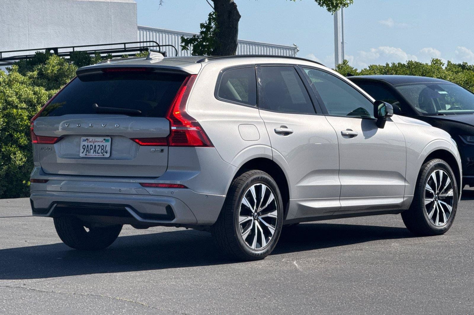 Used 2023 Volvo XC60 B5 Plus AWD/4WD image 4