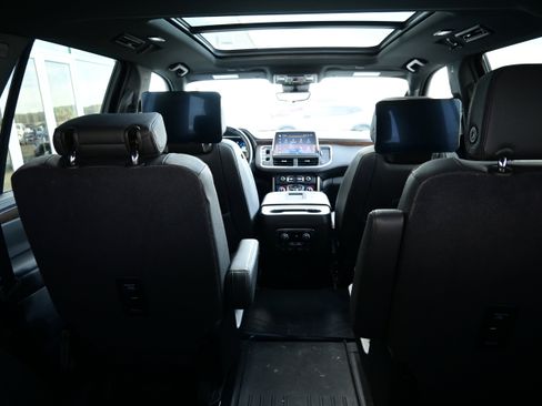 Used 2024 Chevrolet Tahoe High Country w/ Advanced Technology Package image 16