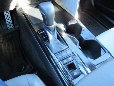 Used 2025 Toyota Camry SE w/ Convenience Package image 20