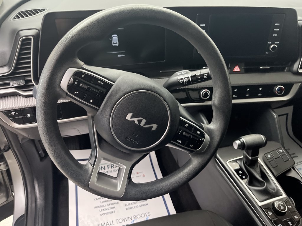 Used 2025 Kia Sportage LX AWD/4WD image 18